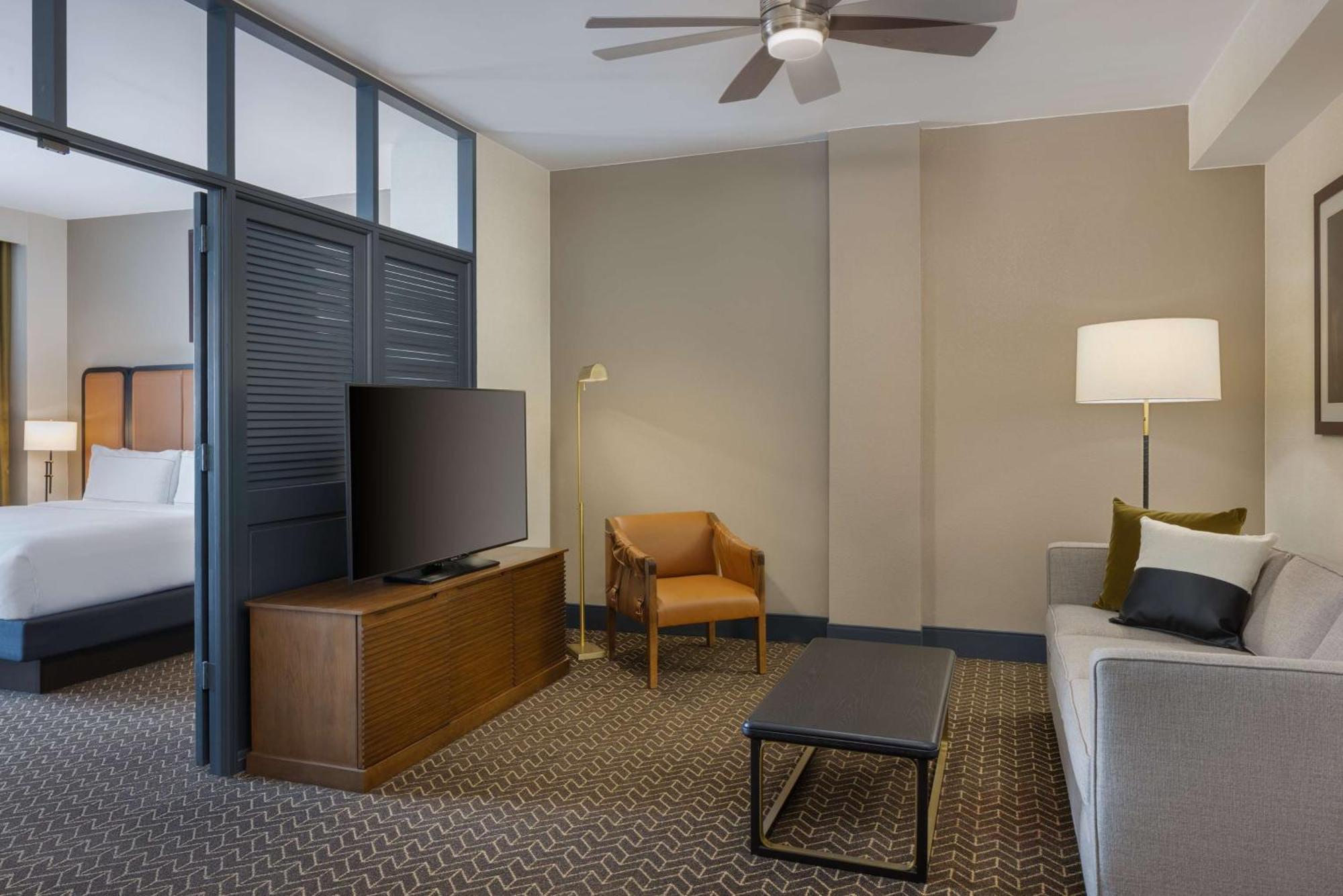 Doubletree Suites By Hilton Lexington Buitenkant foto