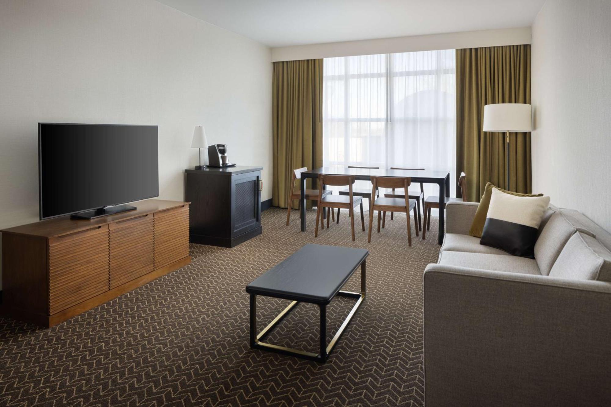 Doubletree Suites By Hilton Lexington Buitenkant foto