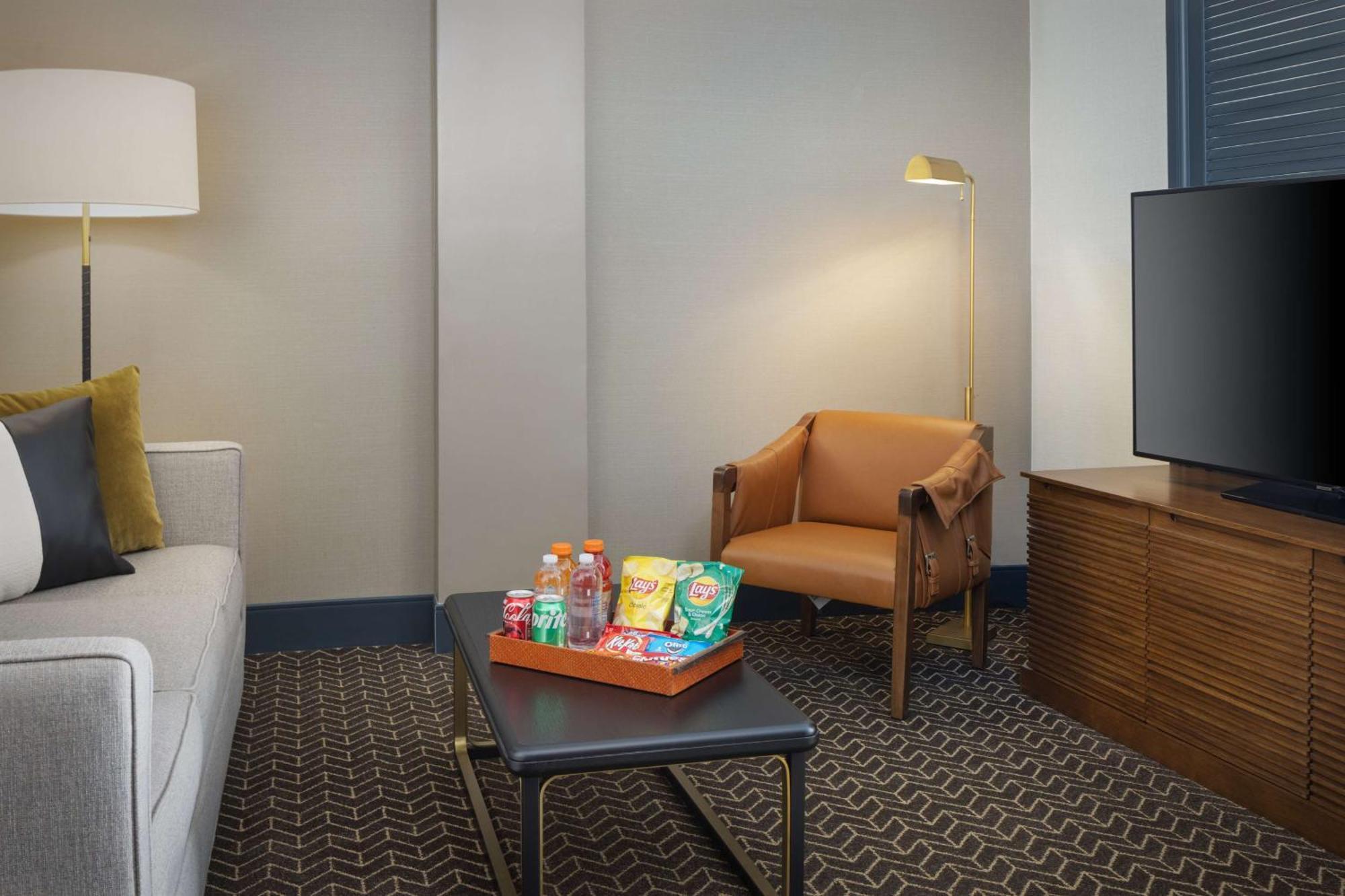 Doubletree Suites By Hilton Lexington Buitenkant foto