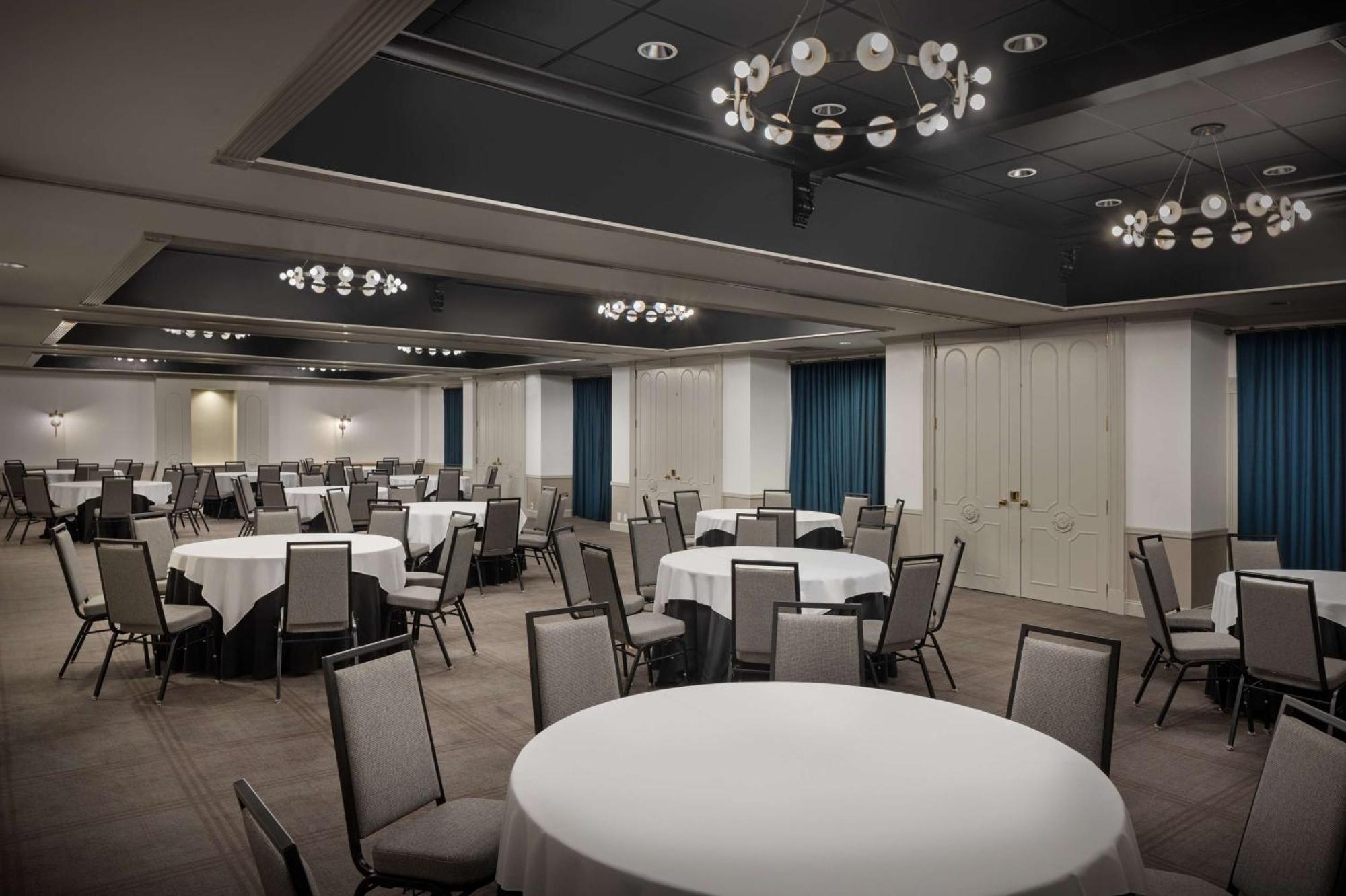 Doubletree Suites By Hilton Lexington Buitenkant foto