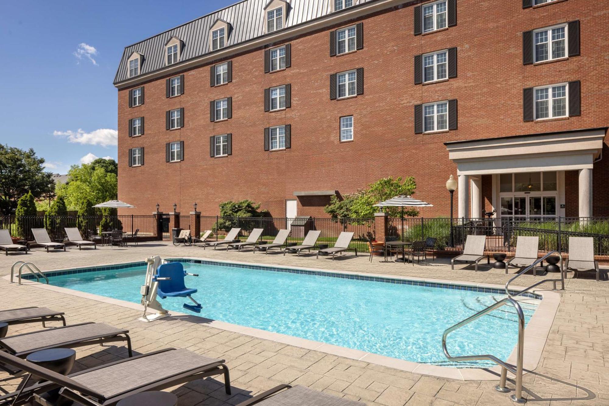 Doubletree Suites By Hilton Lexington Buitenkant foto